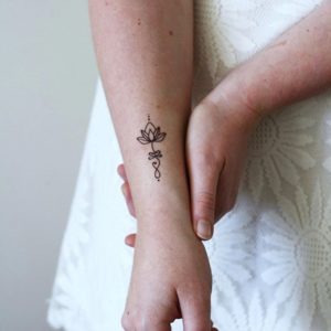 Маленькие женские татуировки. Их значение